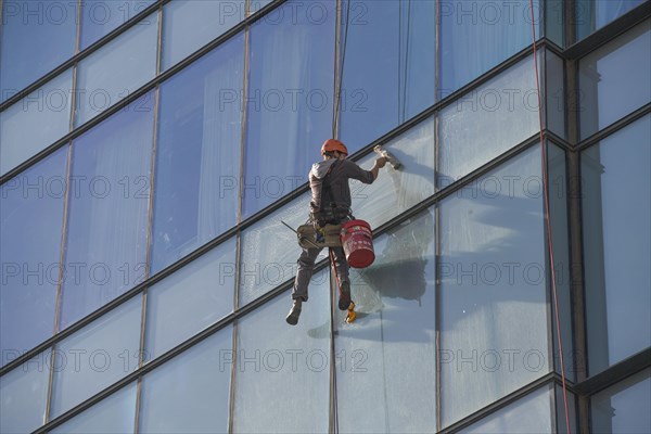 Window cleaner