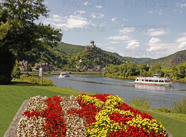 Cochem Moselle ships Reichsburg