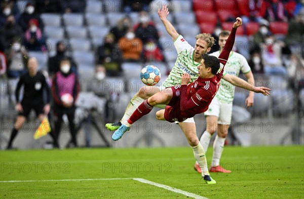 Goal kick Robert Lewandowski FC Bayern Munich FCB