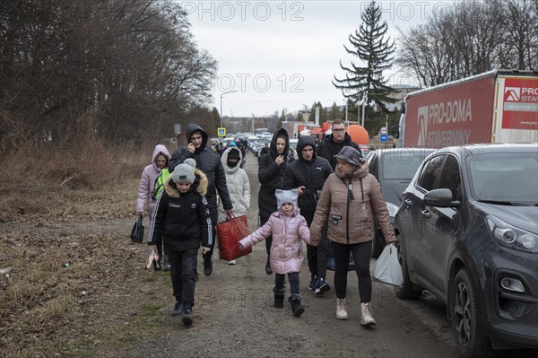 Ukrainian refugees at the border