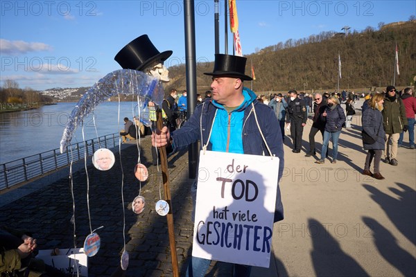 A man demonstrates against the government's Corona measures. Koblenz