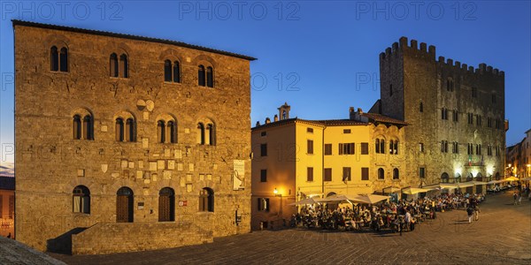 Museo Archeologica and Palazzo Comunale in Piazza Garibaldi