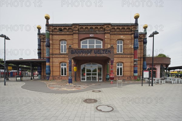 Hundertwasser railway station