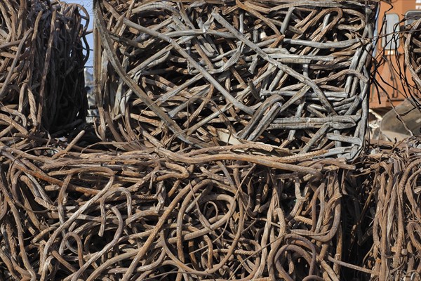 Crushed iron grids in the cube