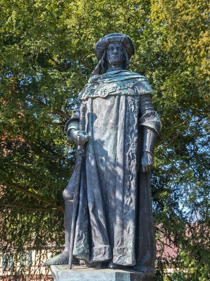 Monument to Elector Frederick I on the castle grounds