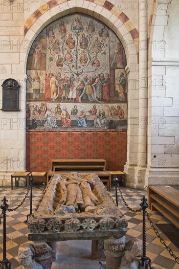 Table Tomb of Konrad Kurzbold in Limburg Cathedral