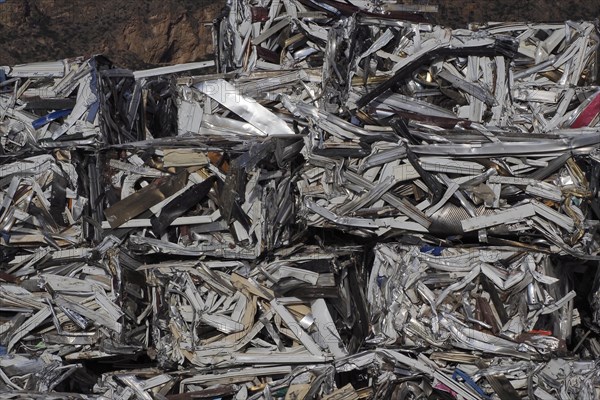 Crushed aluminium stacked in cubes