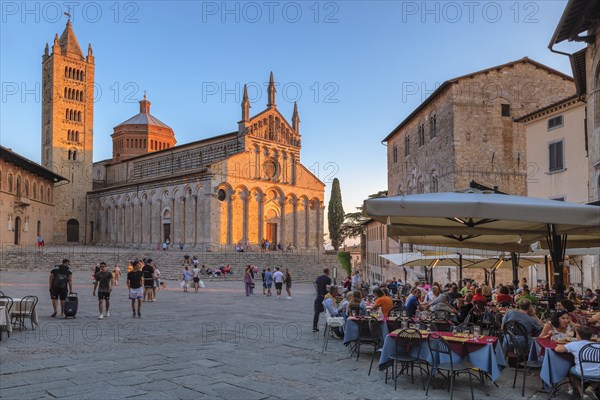 San Cerbone Cathedral in Piazza Garibaldi