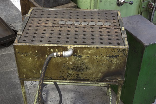 Oil pan for valves in a historic turning shop of the former Dietz & Pfriem company