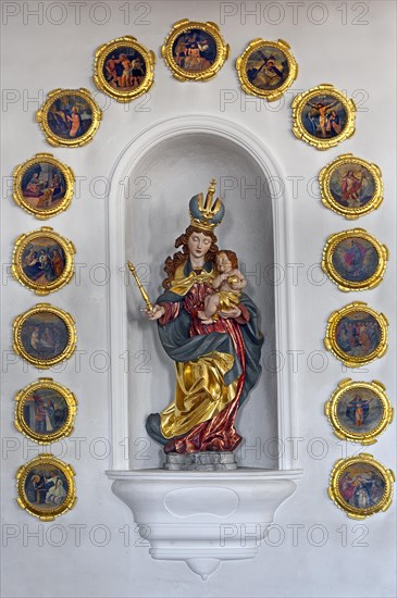 Figure of Mary with crown