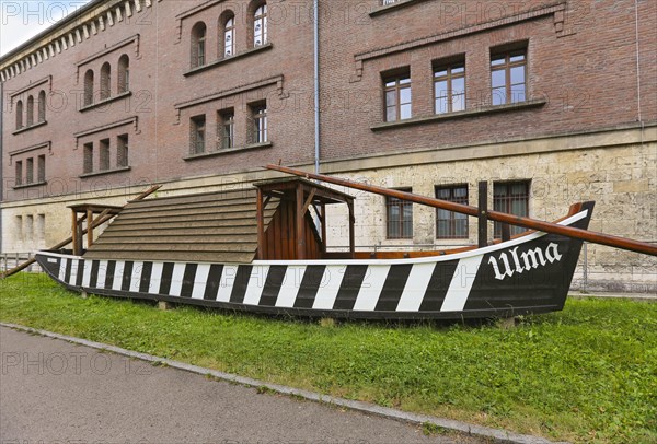 Ulmer Schachtel in front of the Danube Swabian Central Museum