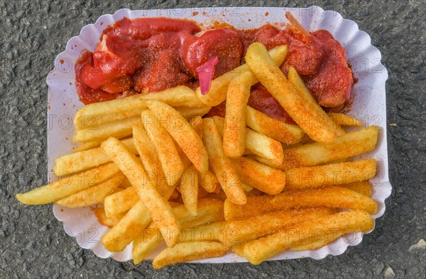 Currywurst with fries from Curry 36
