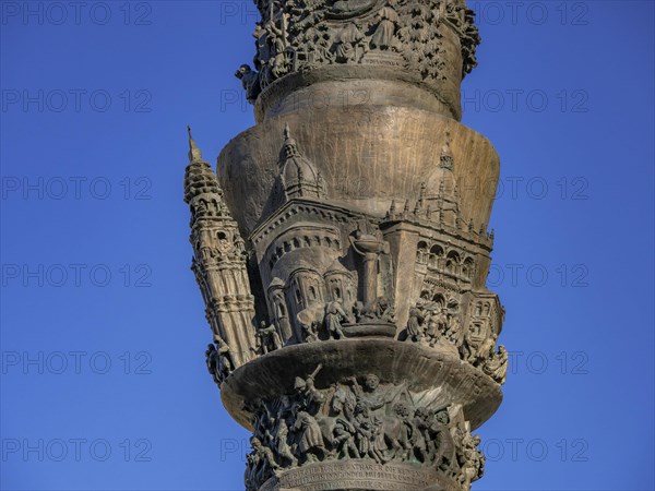 '2000 Years of Christianity' is the title of the bronze monumental column by the artist Juergen Weber on Braunschweig's Ruhfaeutchenplatz