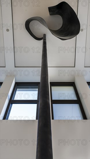 Statue of Limitations by Kang Sunkoo in the staircase hall of the Humboldt Forum