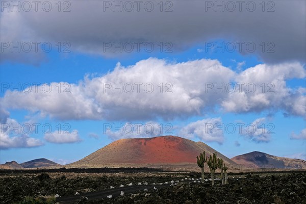 The volcano Montana Colorada near Masdache