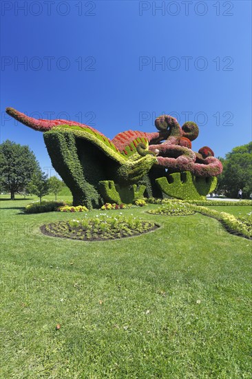 Plant sculpture