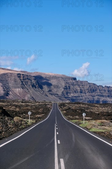 Coastal road to Orzola