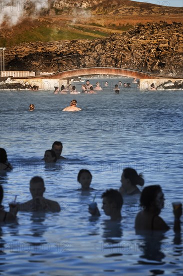 Tourists in thermal bath