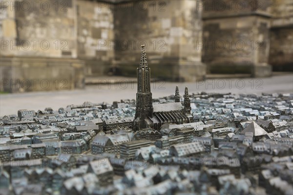 Bronze tactile model for visually impaired and blind people on Muensterplatz