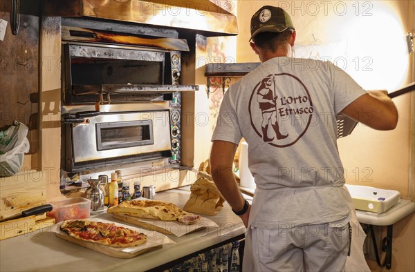 Preparation of pizza