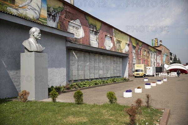 Lenin statue in the area around the vulica Kastrycnickaja in Minsk