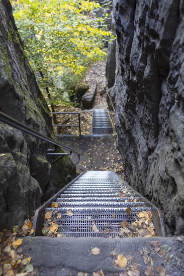 Steep descent over stairs