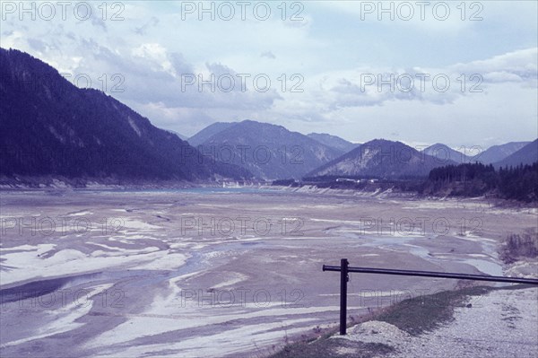 Empty reservoir near Fall