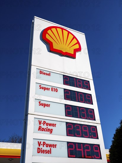 Fuel price display board at a Shell petrol station in Wolfsburg-Vorsfelde 08. 03. 2022. Prices are rising and are well over two euros per litre. Diesel is five cents more expensive here than super petrol