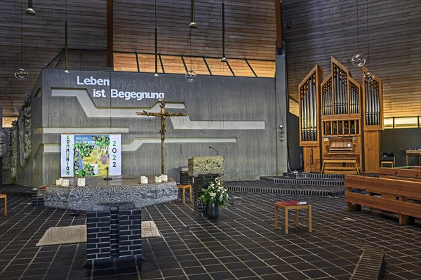 Chancel with organ