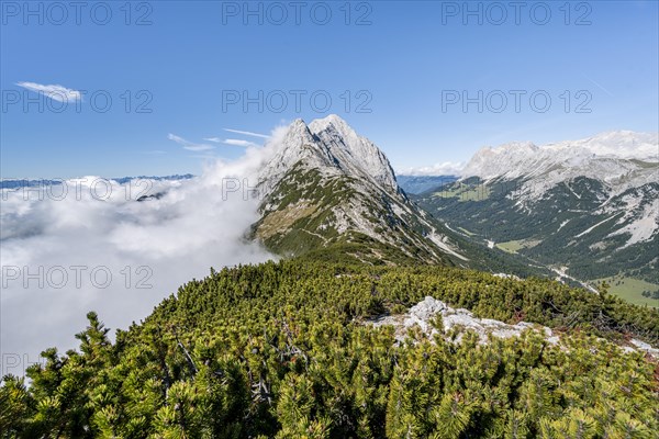 View along the ridge of the Mieminger Kette with summit Karkopf and Hochwand