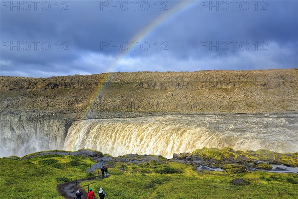 Hikers on the way to Dettifoss