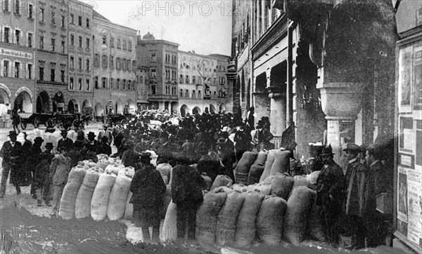 Market at Max-Josefs-Platz