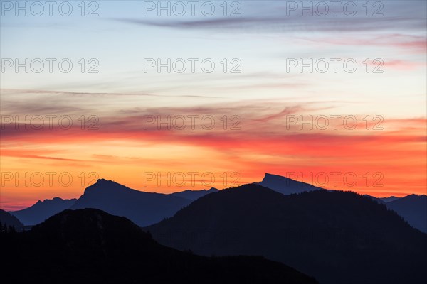 Mountain panorama in front of sunrise from Portlakopf