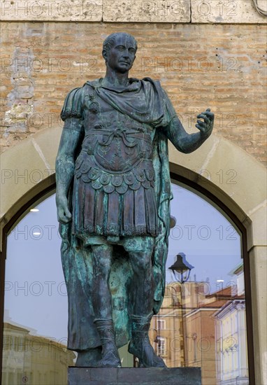 Bronze statue of Julius Caesar