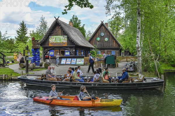 Paddle boat