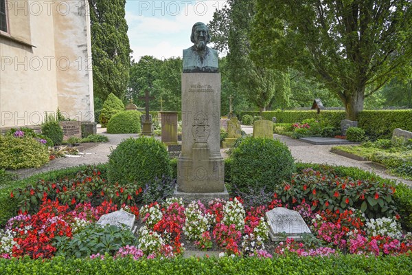 Grave Poet Germany Song Heinrich von Fallersleben