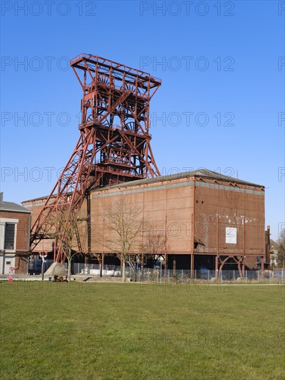 Double strut frame with machine hall in Consol Park