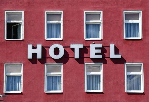 Hotel lettering