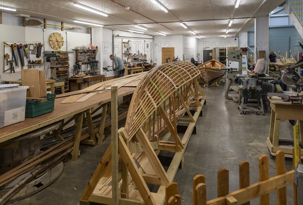 Construction of replica of Anglo-Saxon Sutton Hoo burial ship