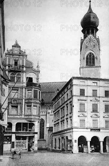 Max-Josephs-Platz and St. Nicholas Parish Church