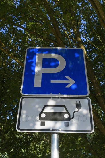 Car power charging station sign