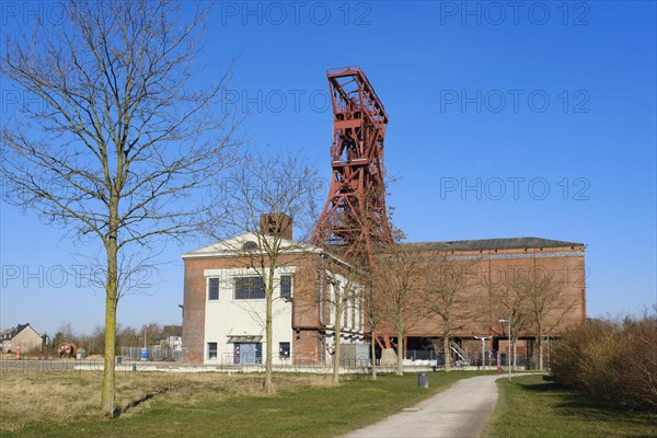 Doppelstrebengerüst mit Maschinenhalle im Consol-Park