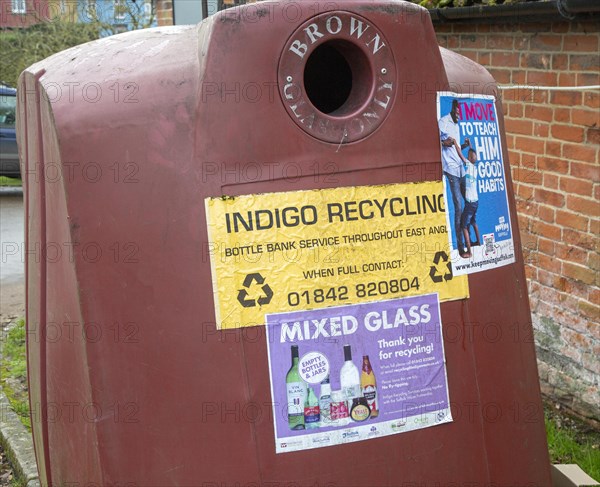 Container for recycling glass bottles