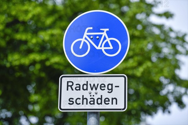 Traffic sign Cycle path damage