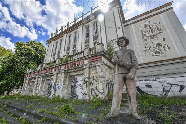 Altes Kino Lichtspieltheater der Jugend