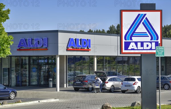 ALDI North shop