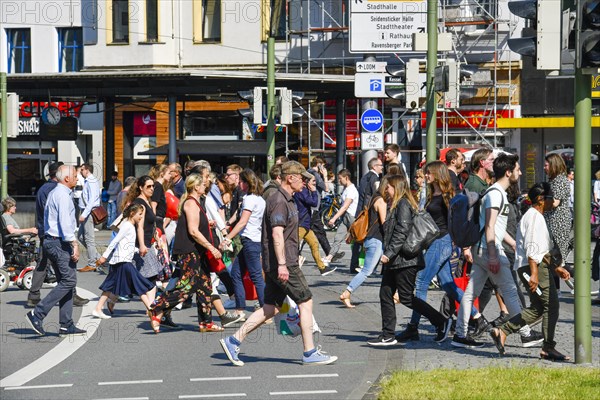 Pedestrian crossing