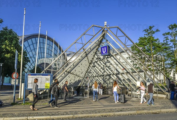 Entrance U-Bahnhof central railway station