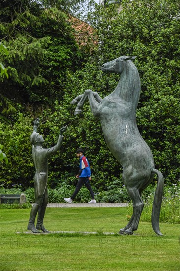 Bronze sculpture Stallion Wohlklang in Freiheitsdressur