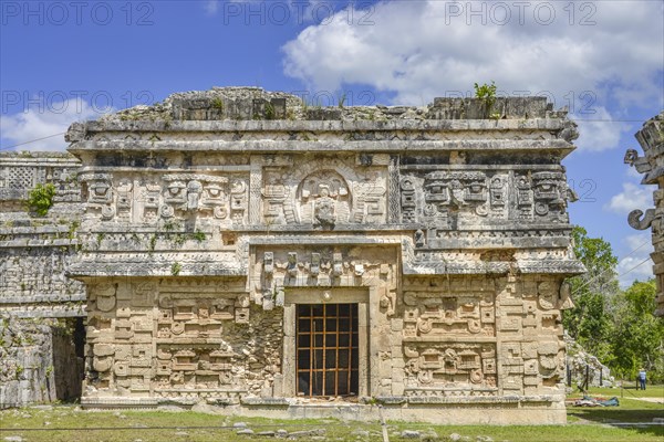 Las Monjas Building